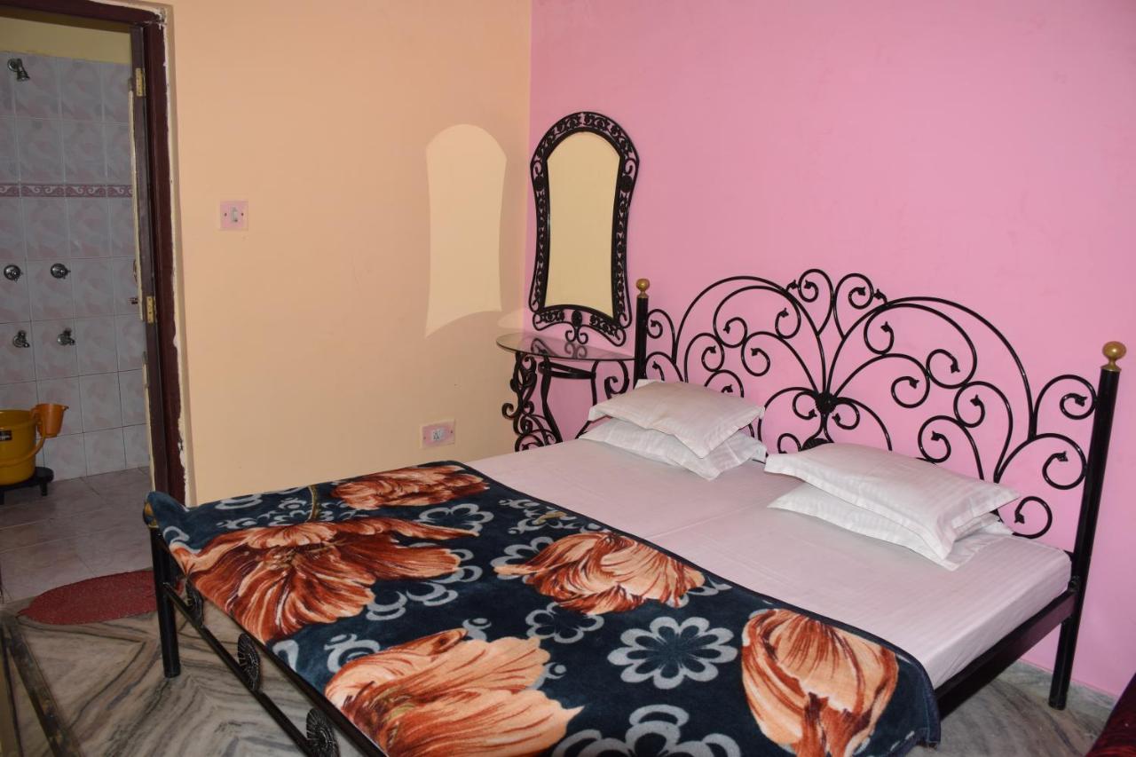 Hotel Deep Valley Ābu Eksteriør billede